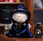 Zauberer-Outfit Set (3-teilig) für Labubu Figuren – Dunkelblauer Umhang, Mini-Besen & Laterne